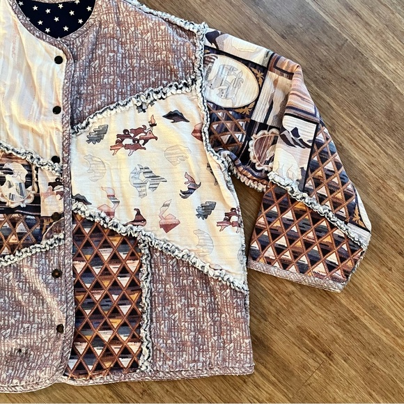 Handmade Patchwork Jacket, wolves & bears, Sz L-XL - Picture 3 of 6